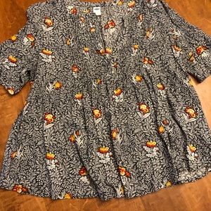 Woman’s Old Navy floral blouse.